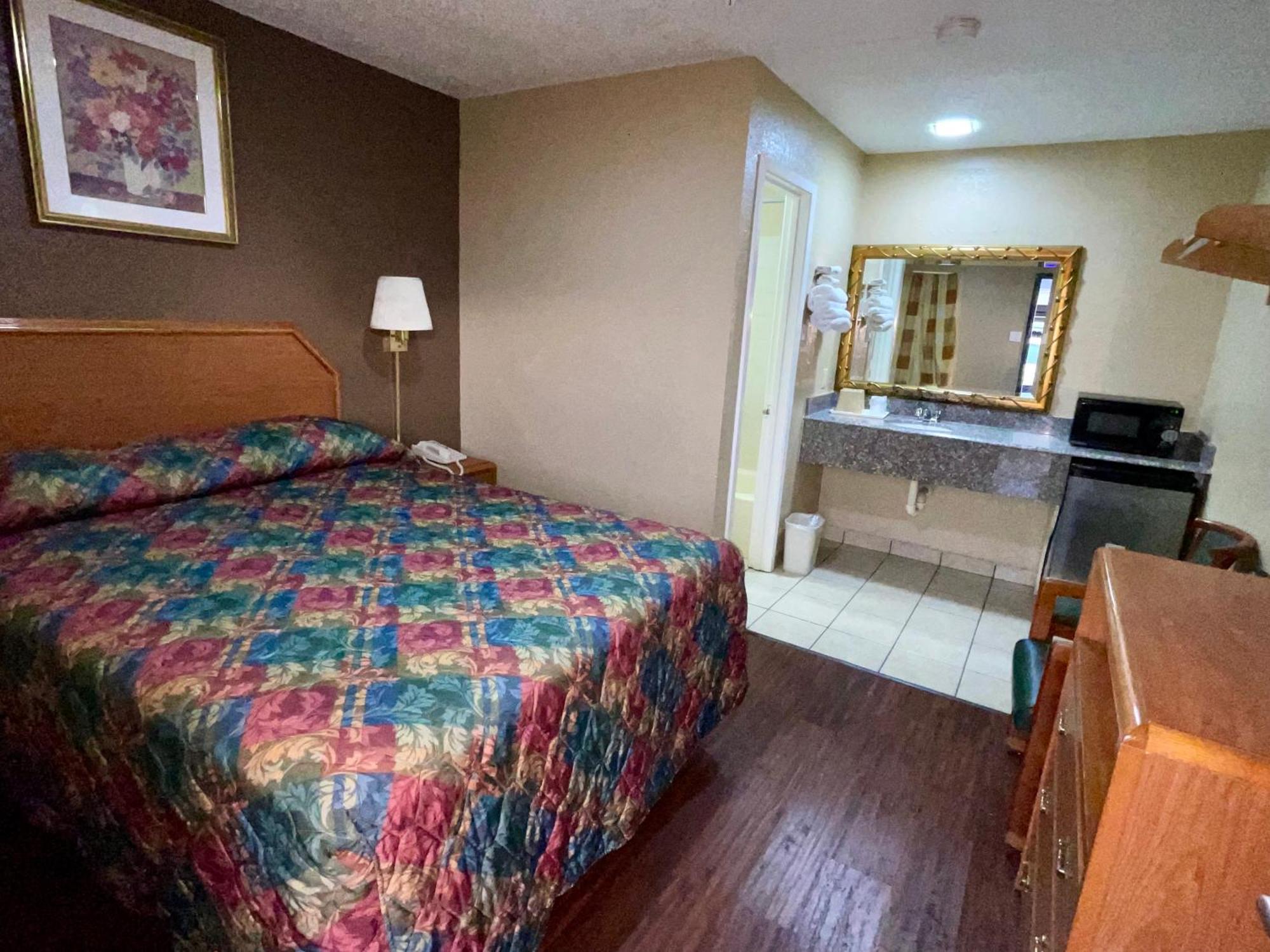Ankur Inn Motel Dallas Bagian luar foto