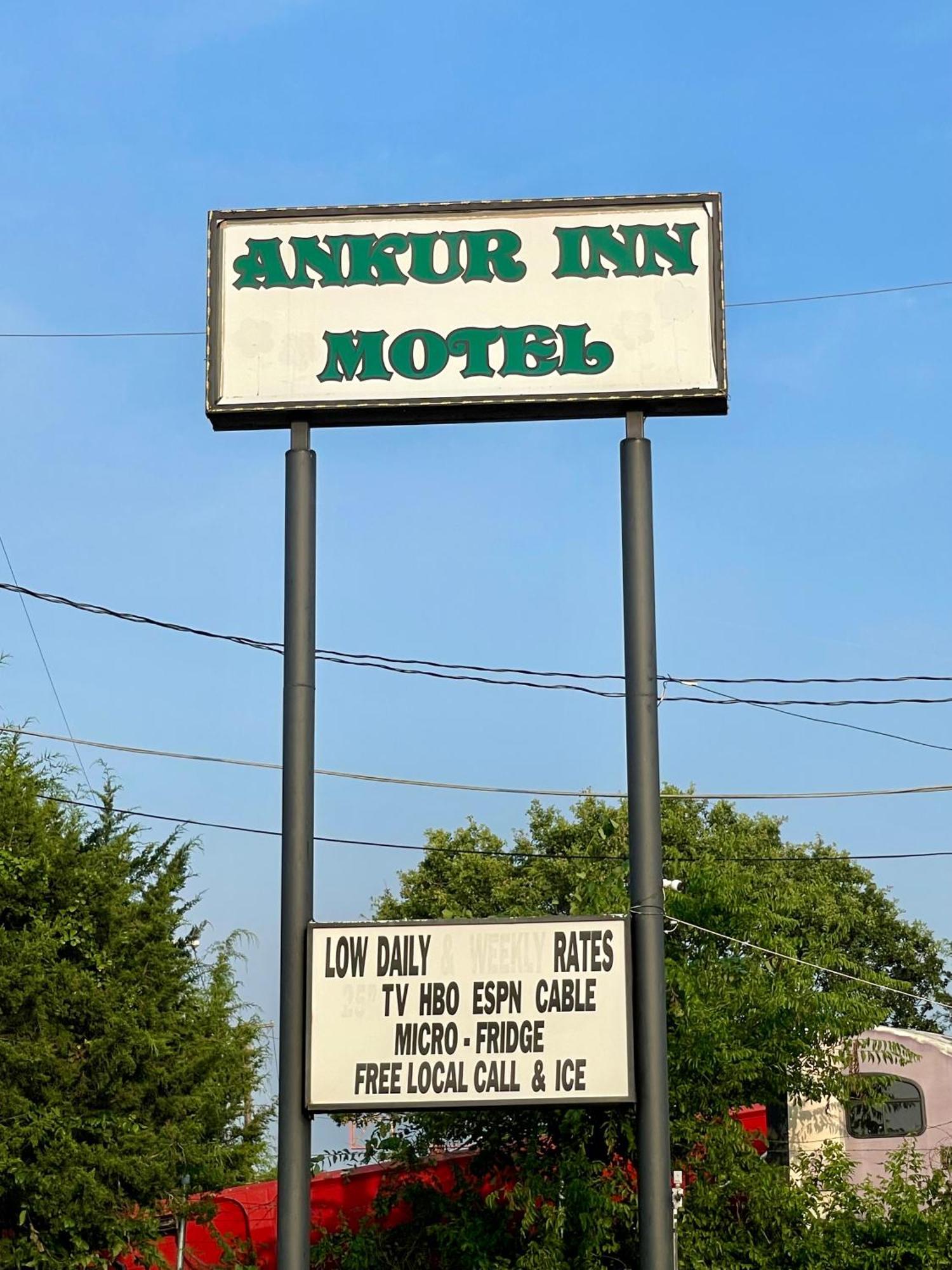 Ankur Inn Motel Dallas Bagian luar foto