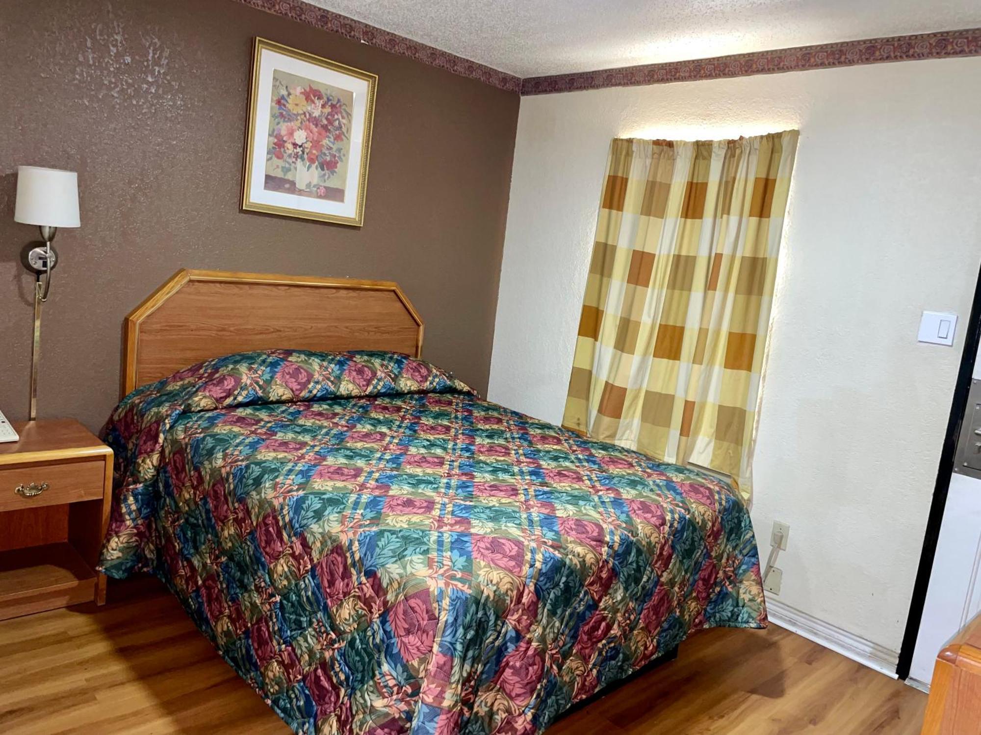 Ankur Inn Motel Dallas Bagian luar foto